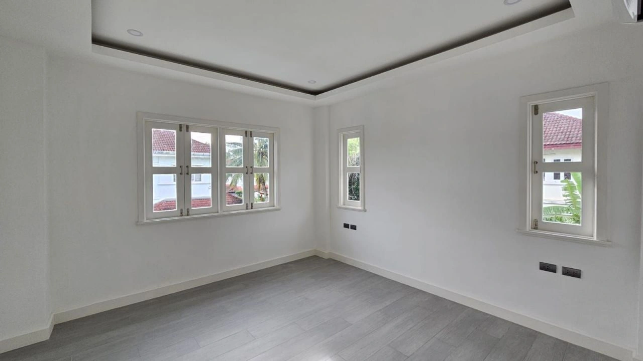 舒适安全的普吉岛5+1户型别墅