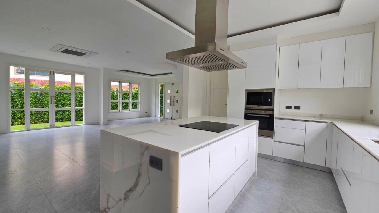 舒适安全的普吉岛5+1户型别墅