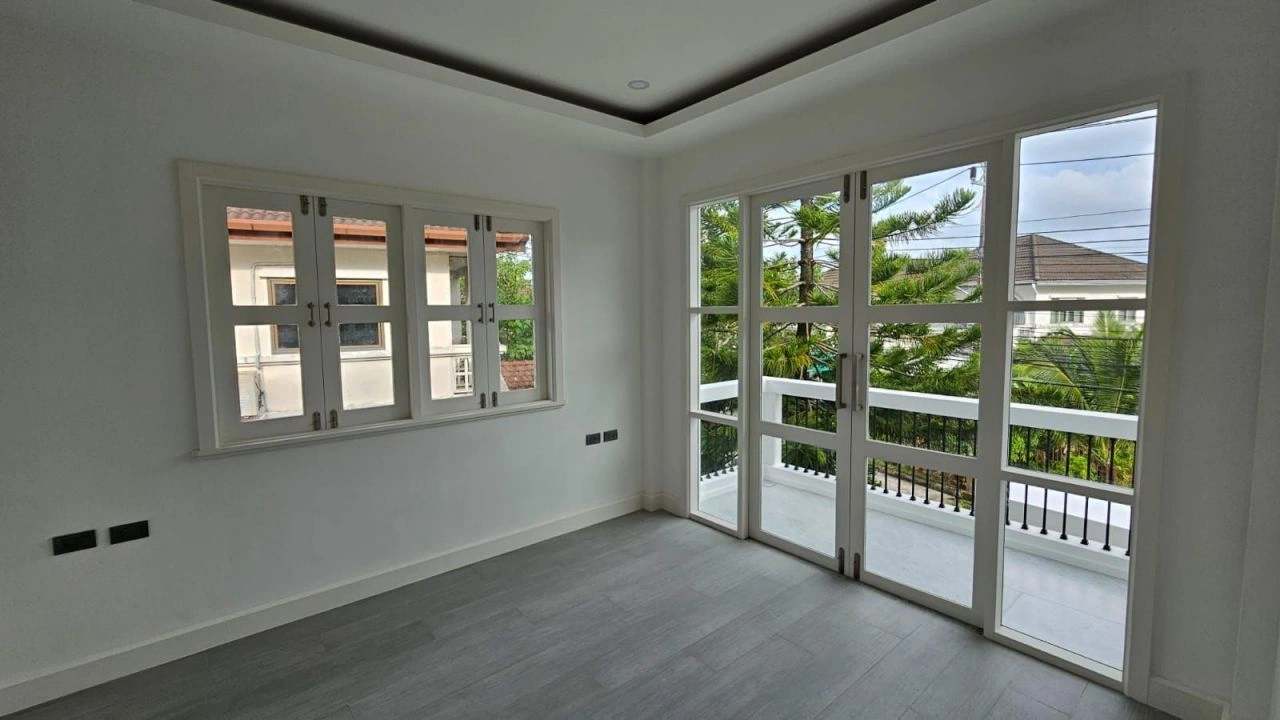 舒适安全的普吉岛5+1户型别墅