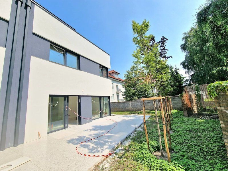 Townhouse 4+1 in the prestigious Trnovo area in Ljubljana