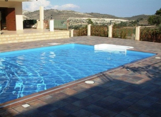 Spacious Villa 700 m2 in Larnaca