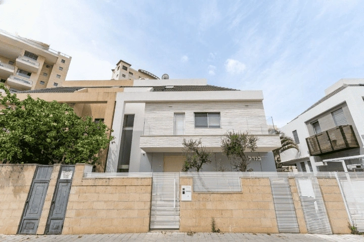 以色列霍隆装修后8+1乡村别墅