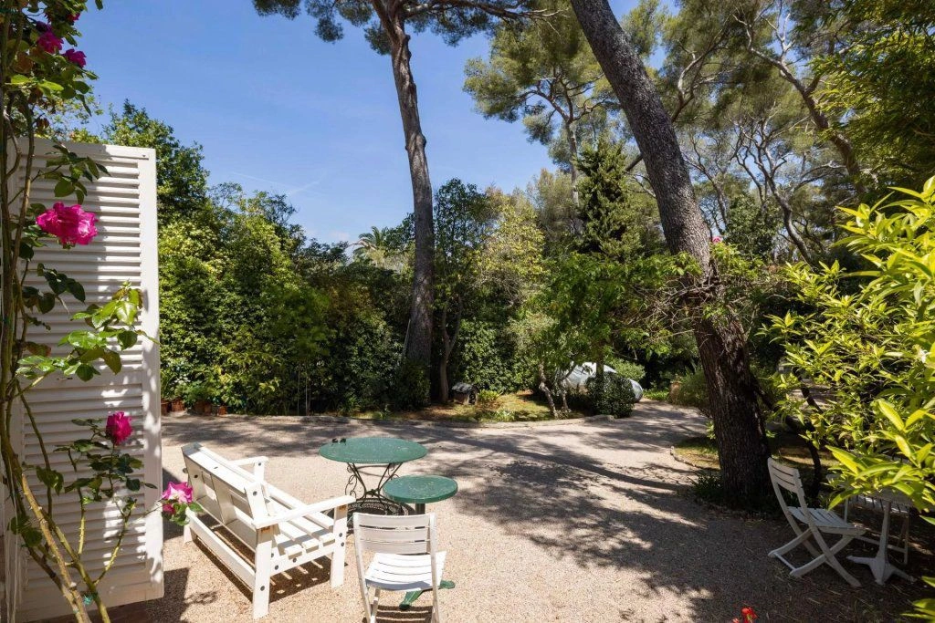 Prestijli Saint-Jean-Cap-Ferrat bölgesinde, Fransa'da Cezbetici villa 3+1