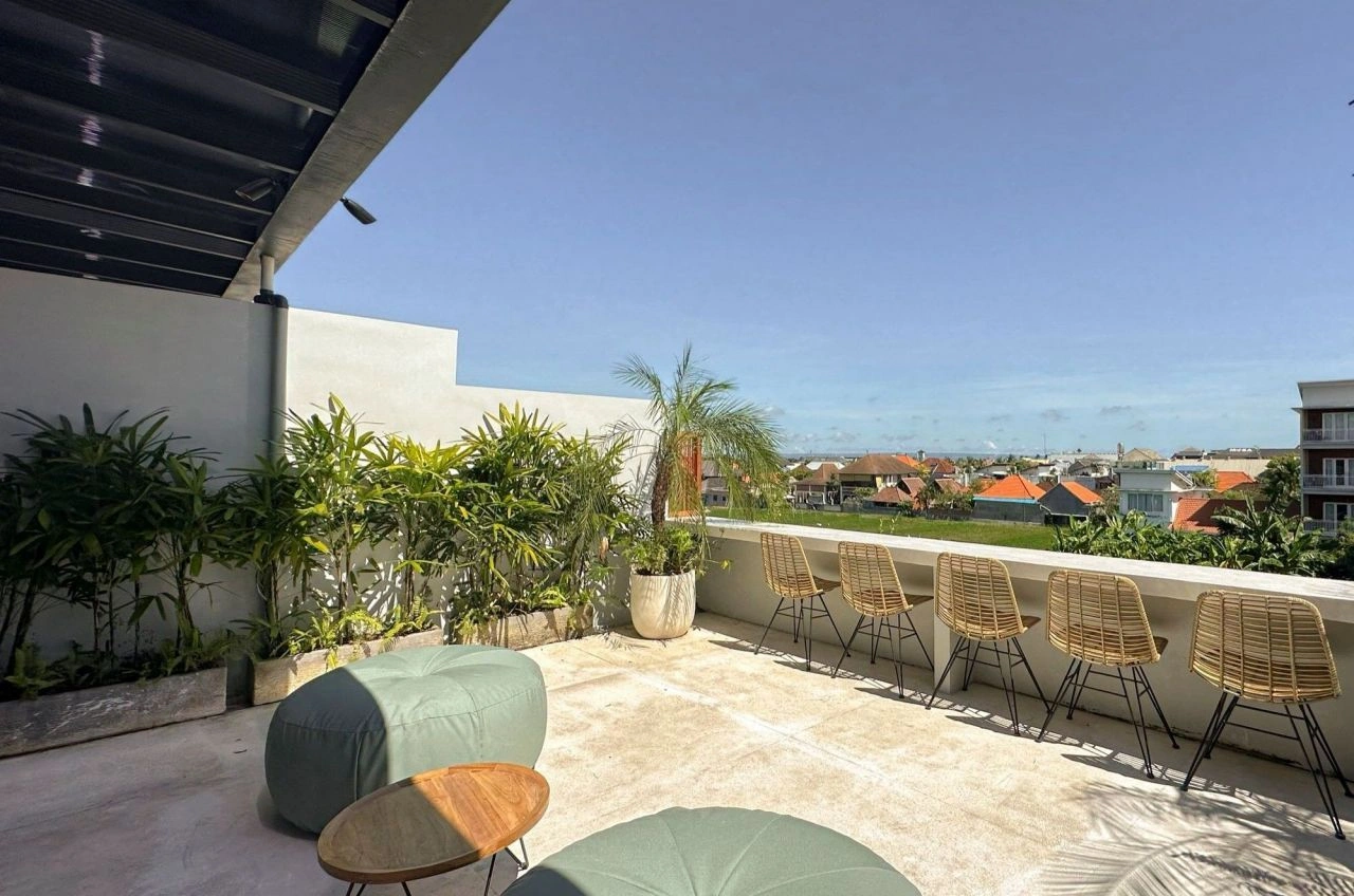 Townhouse in the center of the Berawa area in Changu, 210 m2