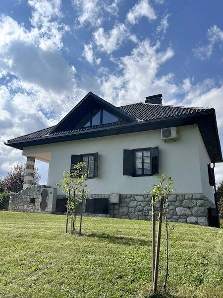 Villa 225 m2 near the famous Lake Bled