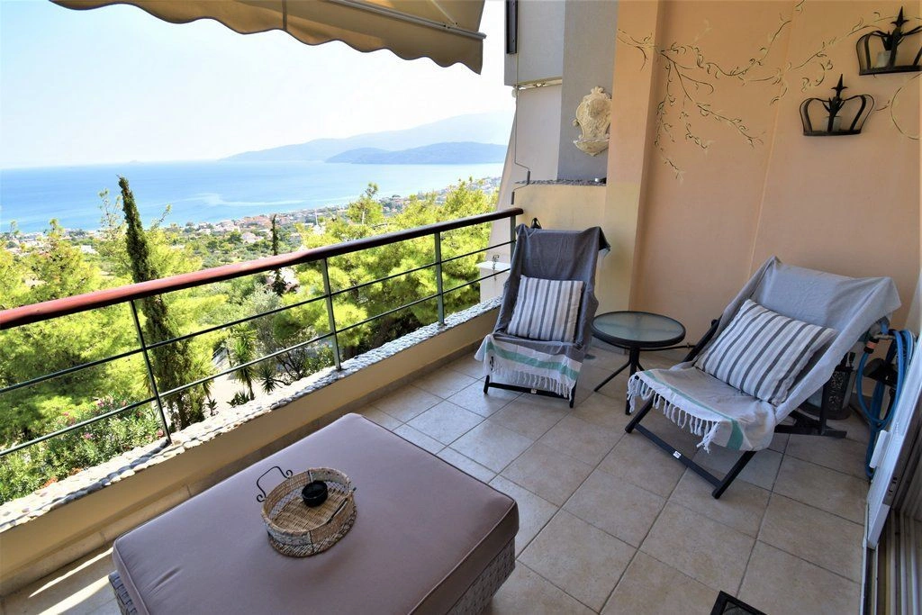 Maisonette 96 m2 by the sea