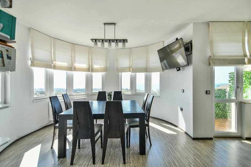 Apartment with a spacious living room in the prestigious area of Trakata, Bulgaria