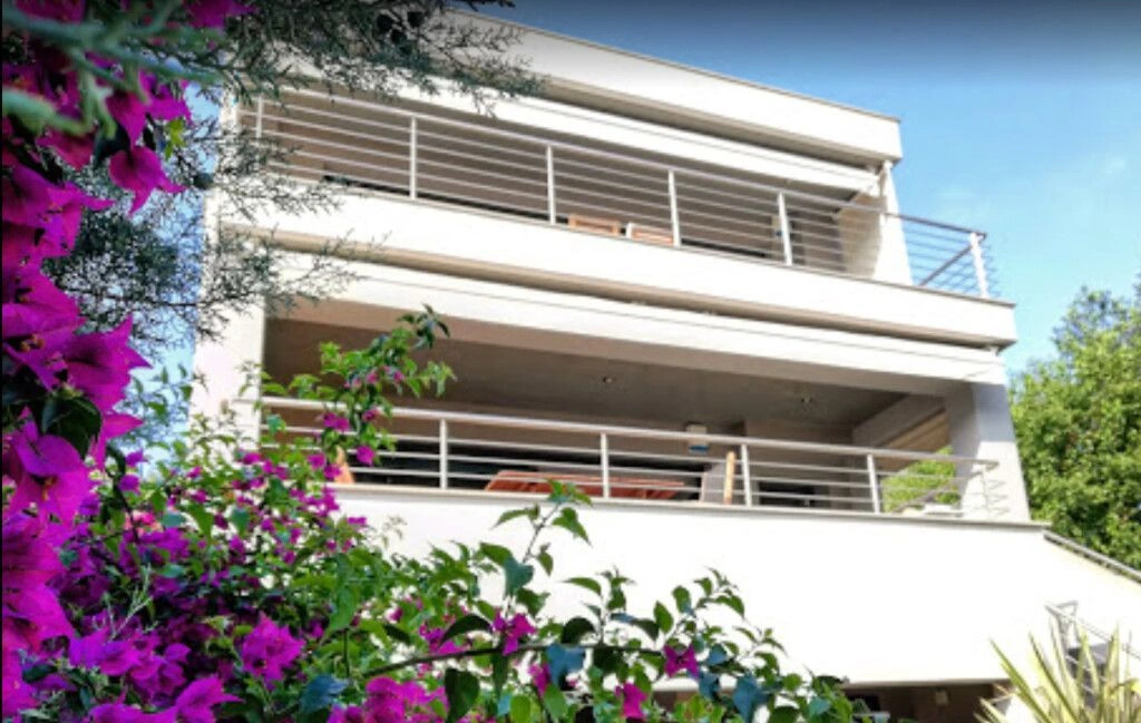 Three-storey villa 255 m² in picturesque Sithonia