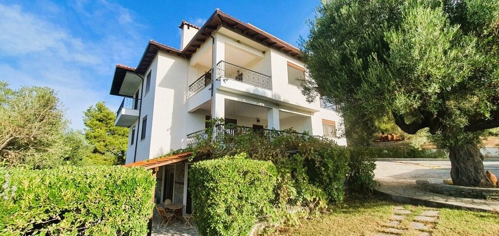 Luxury villa 5+1 on the peninsula of Sithonia