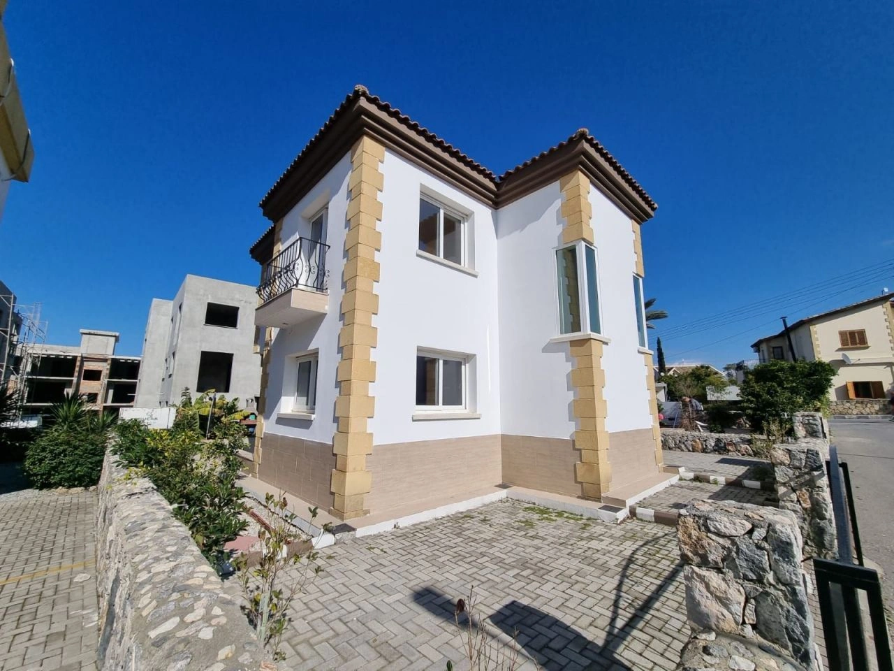 Villa 3+1 with garden in Kyrenia