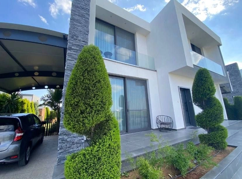 Villa 240 m2 with a modern design in Famagusta