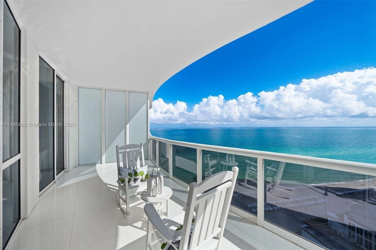 شقق فاخرة 4+1 في ميامي مع وصول مباشر إلى البحر