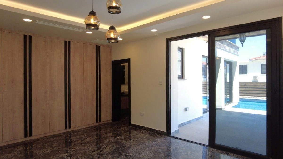 Girne, Kuzey Kıbrıs'ta havuzlu 4+1 villa