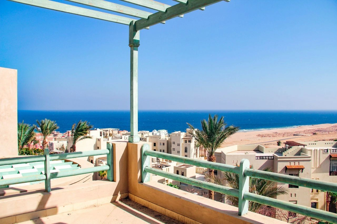 समुद्र दृश्य वाला विशाल अपार्टमेंट