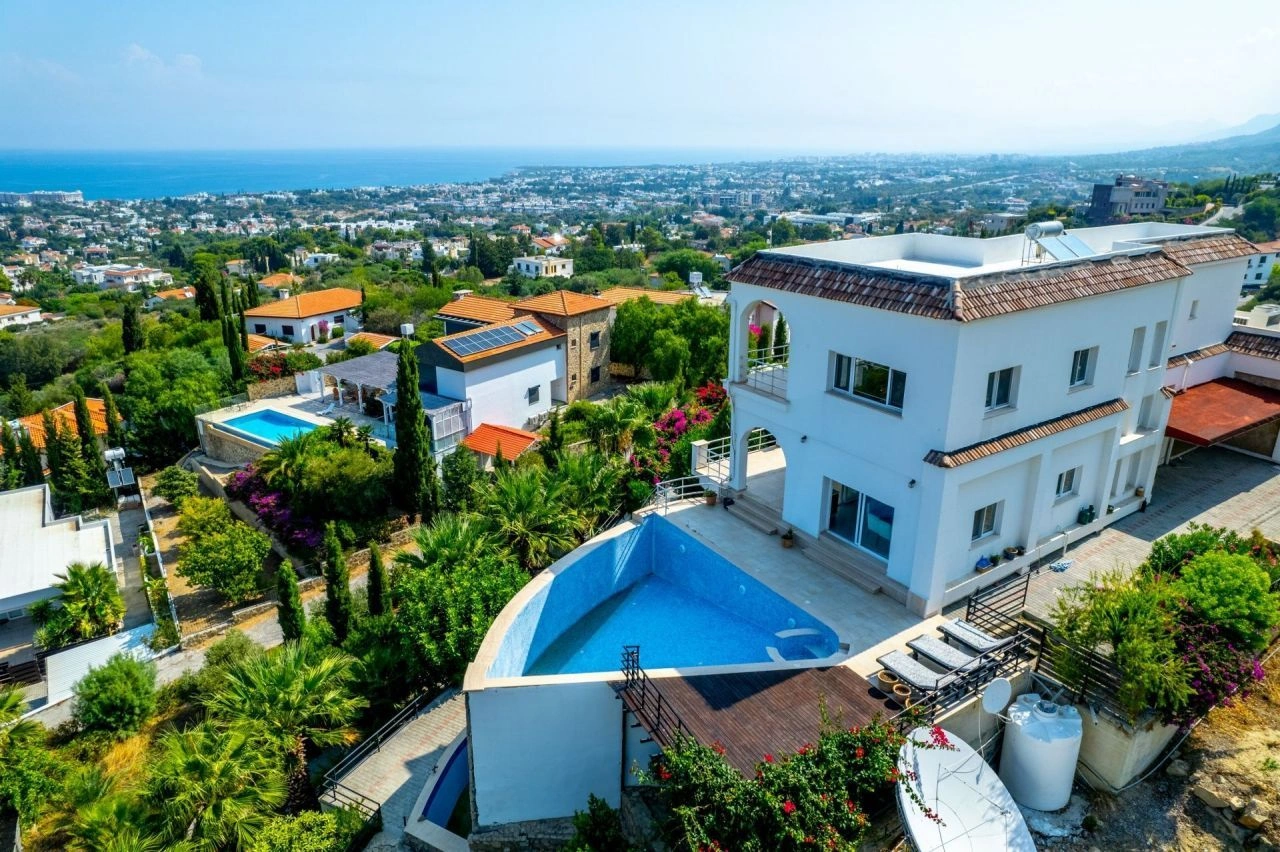 Villa in Kyrenia, 4+1
