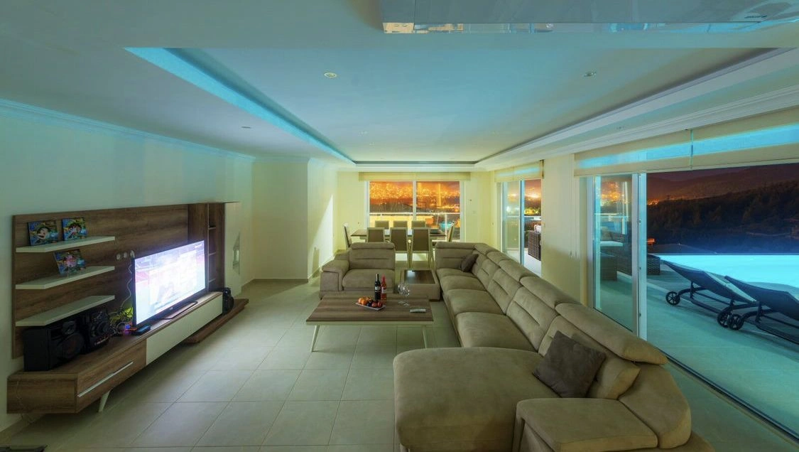 Spacious 7+1 villa near the beach in Fethiye