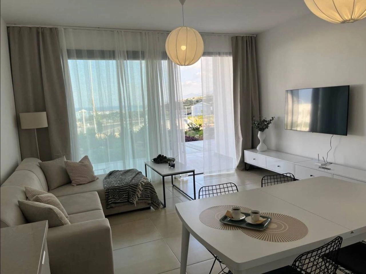 Apartment 98 m2 by the sea, Esentepe