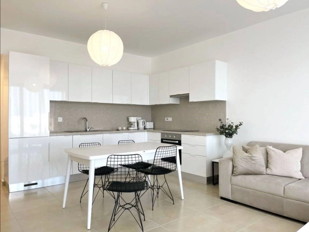 Apartment 98 m2 by the sea, Esentepe
