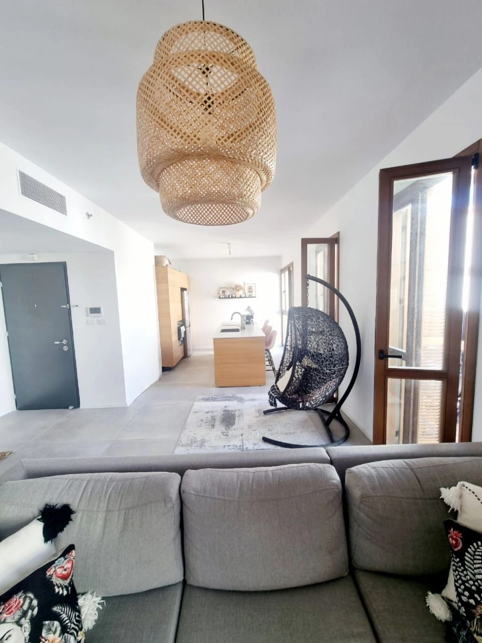 Appartement meublé avec balcon ensoleillé à Tel Aviv, Israël