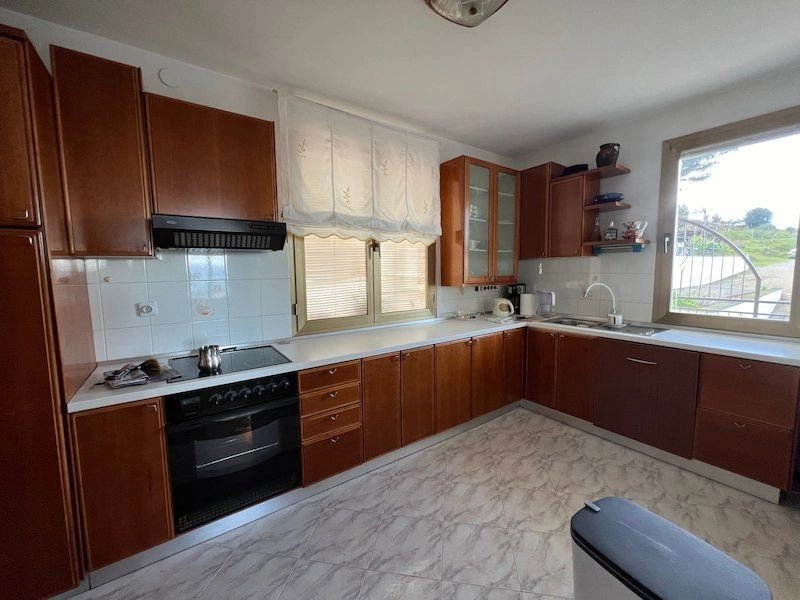 Four-apartment house 309 m2 near the beach