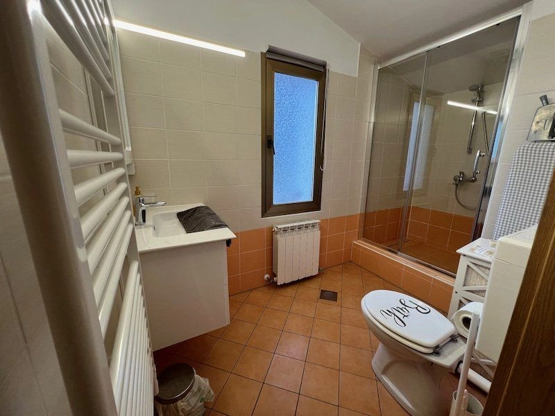 Four-apartment house 309 m2 near the beach