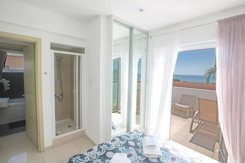 Spacious villa 125 m2 by the sea in Ayia Napa