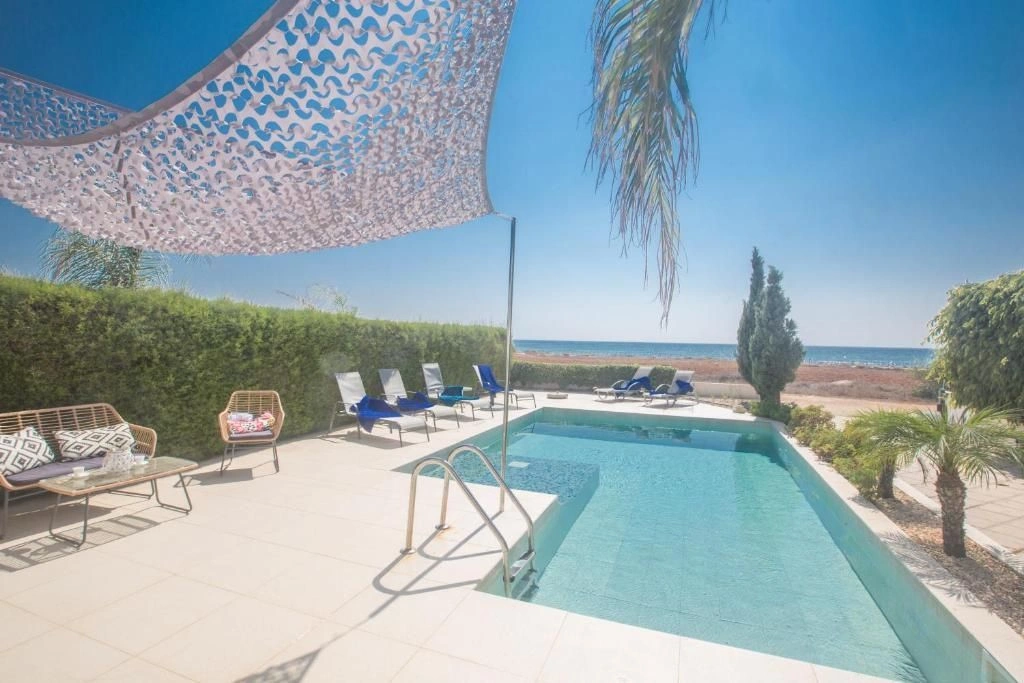 Spacious villa 125 m2 by the sea in Ayia Napa