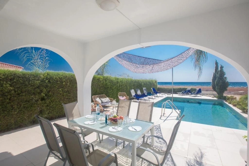 Spacious villa 125 m2 by the sea in Ayia Napa