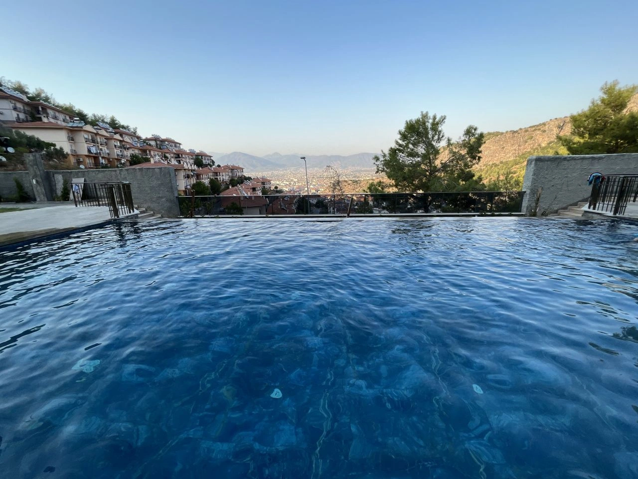 Moderno apartamento 1+1 en Tashyaka Fethiye