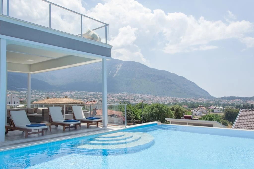 Makellose Villa 4+1 in der prestigeträchtigen Gegend von Fethiye