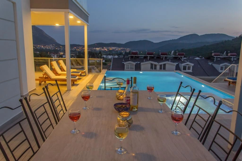 Makellose Villa 4+1 in der prestigeträchtigen Gegend von Fethiye