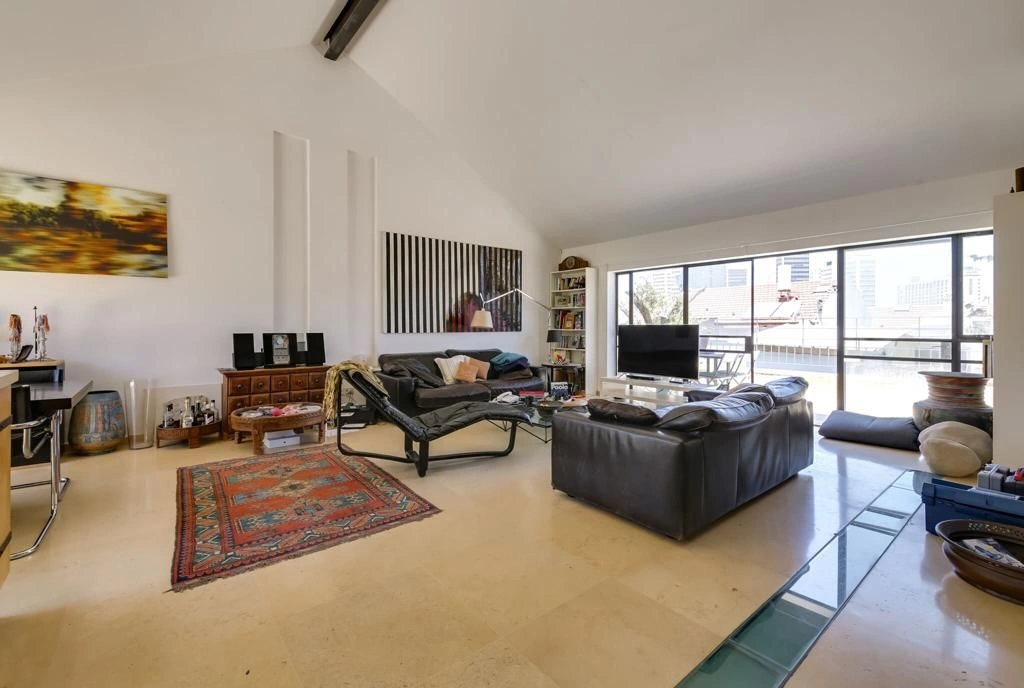 View Penthouse 3+1 with three bedrooms in Tel Aviv, Israel