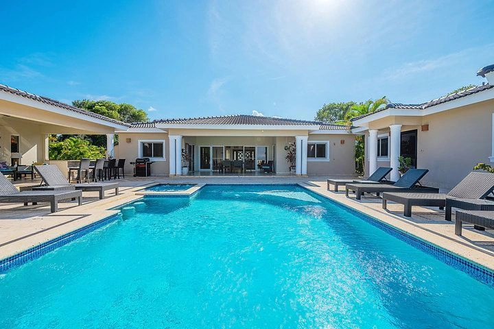 Villa with three separate buildings and a swimming pool in Sosua, Dominican Republic