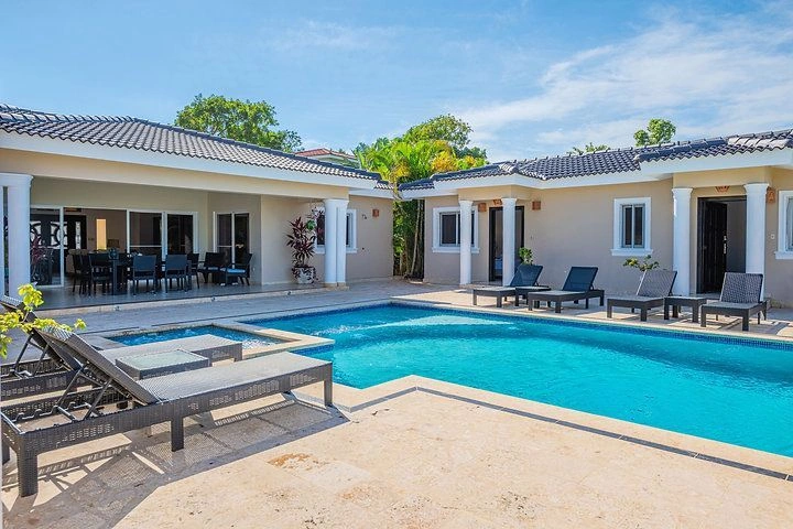 Villa with three separate buildings and a swimming pool in Sosua, Dominican Republic