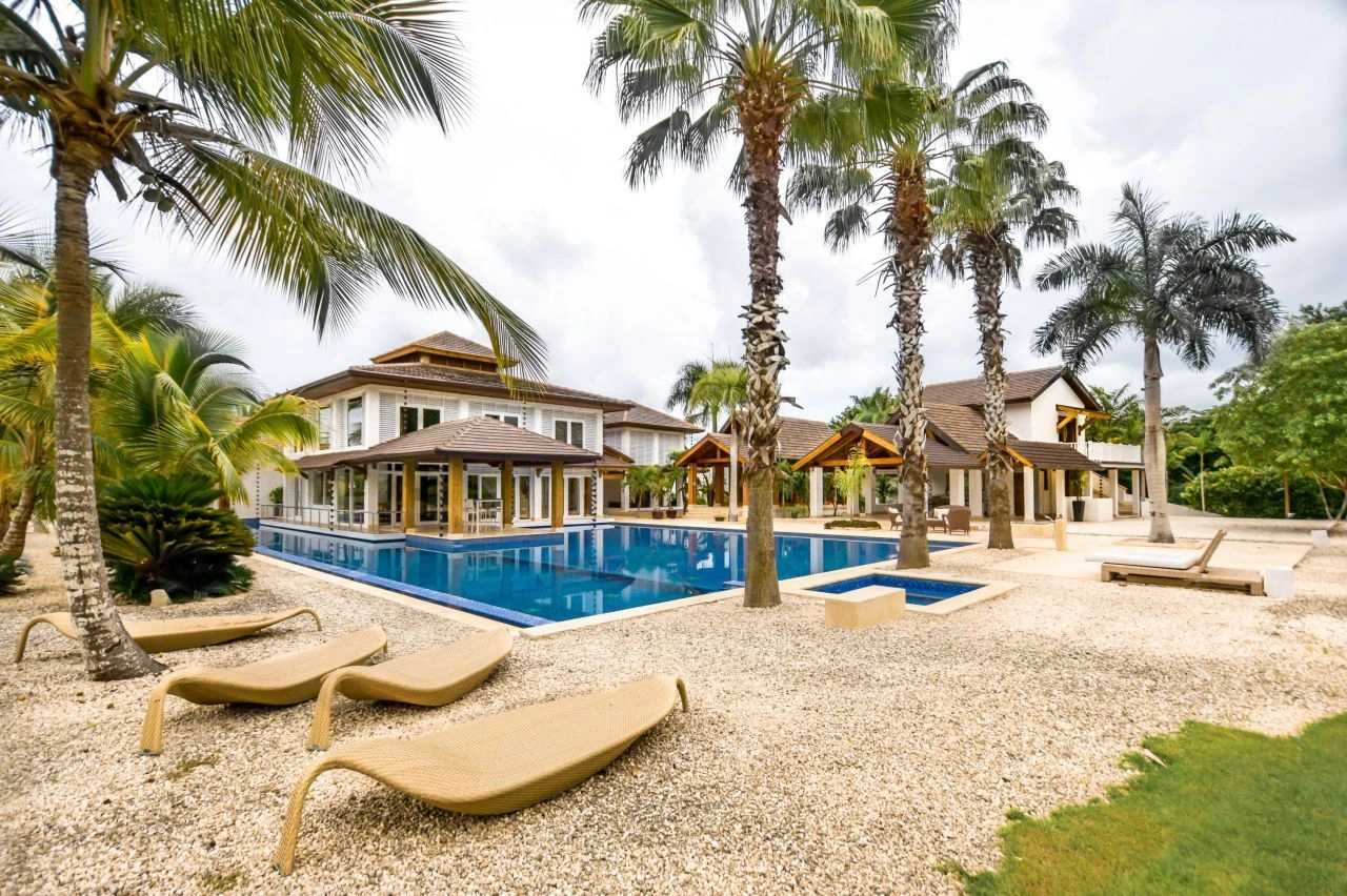 डोमिनिकन रिपब्लिक के कैरिबियन तट पर स्थित एक एलीट रिज़ॉर्ट में La Romana का विला