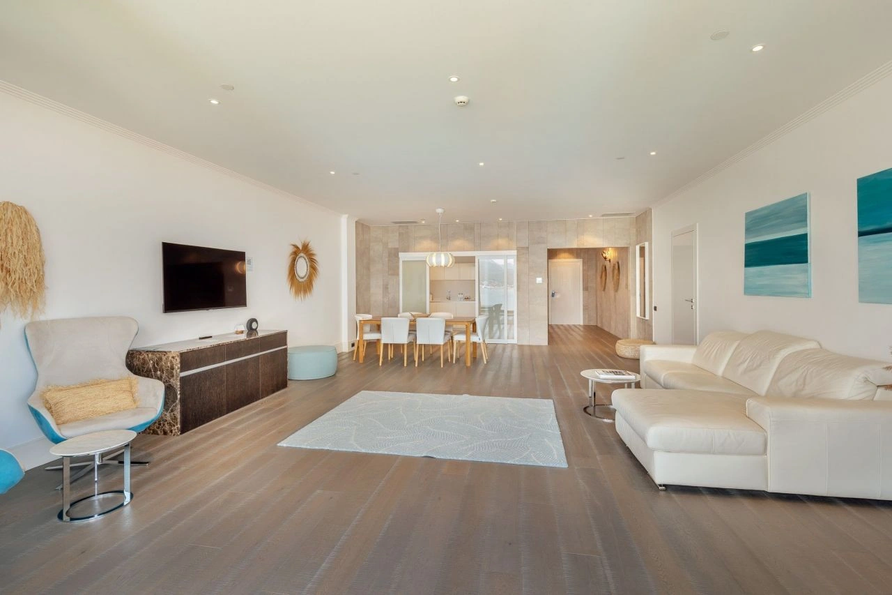 蒂瓦特 190 m² 临海豪华公寓