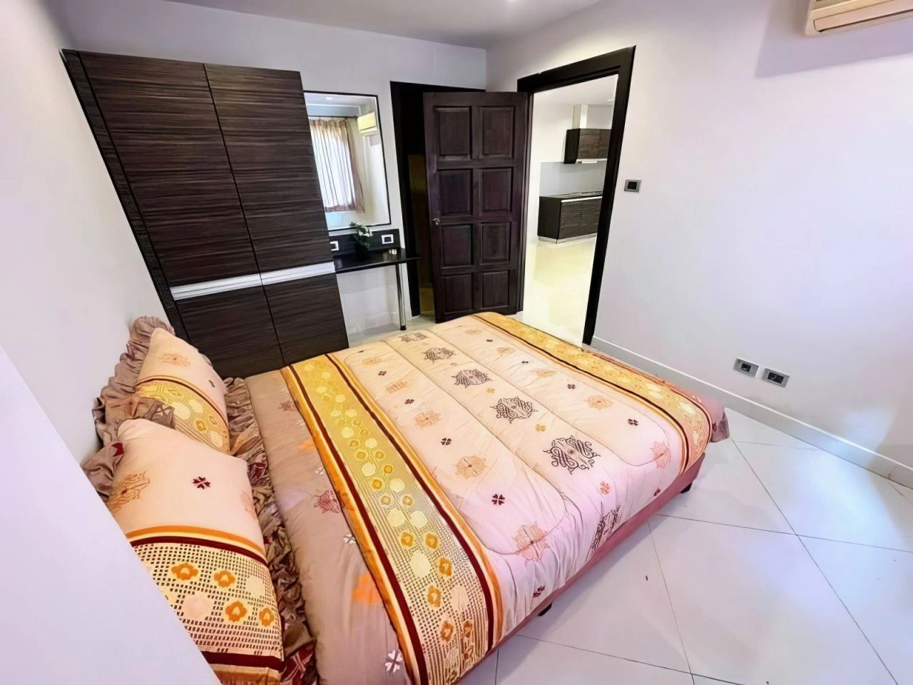Apartamento em Pattaya, área de 72 m²