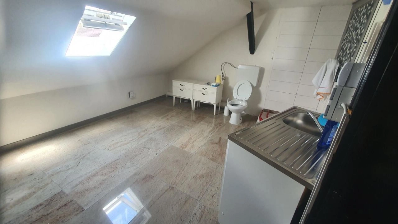 Apartment building in the center of Weisenkirchen, 550 m2