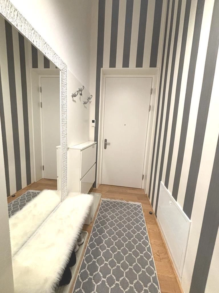 Apartment in historic building in prestigious area of Vienna