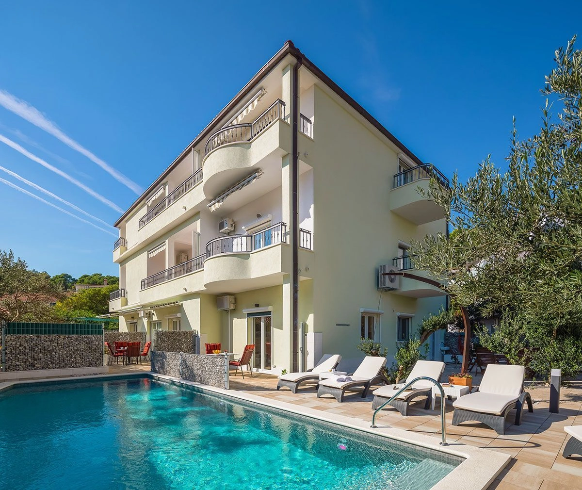 Spacious apartment of 82 m2 600 meters from the sea