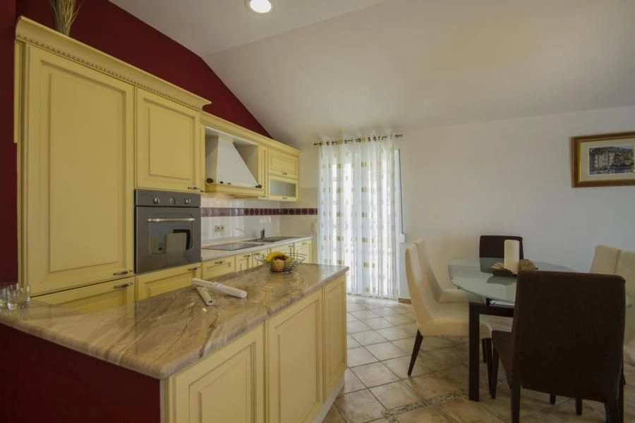 Spacious apartment of 82 m2 600 meters from the sea