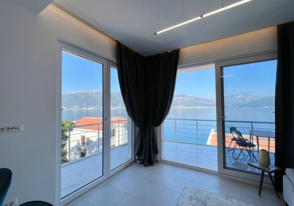 Studio mit Panoramablick aufs Meer in Tivat, Montenegro