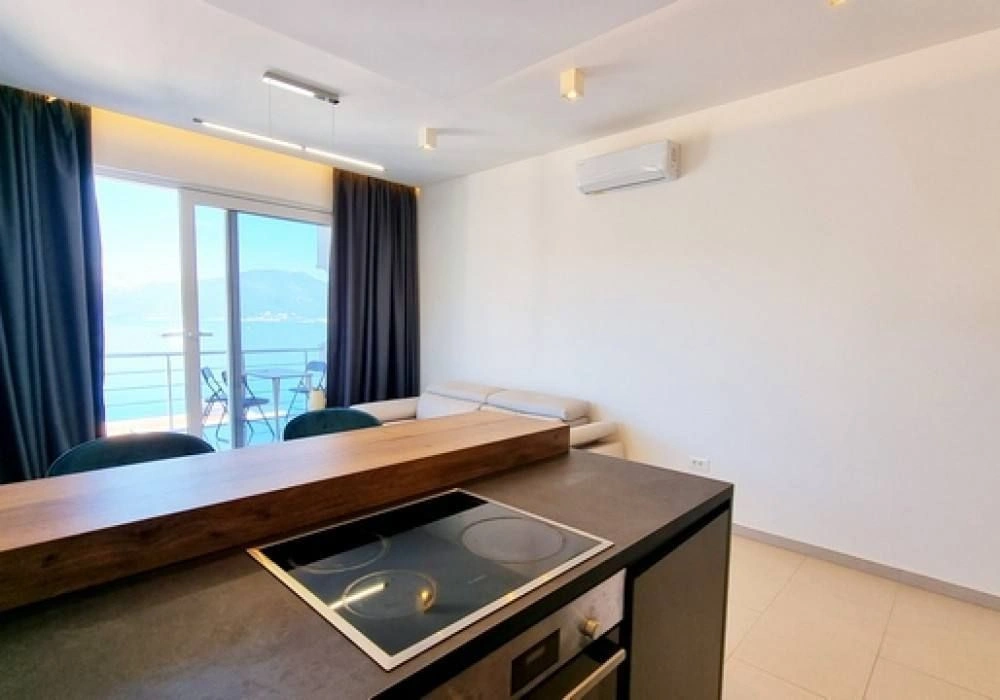 Studio mit Panoramablick aufs Meer in Tivat, Montenegro