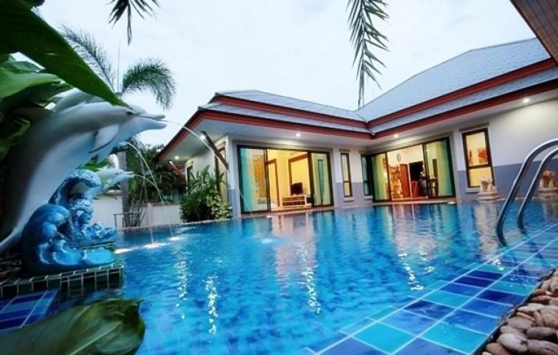 Comfortable 4+1 villa in the resort area of Pattaya
