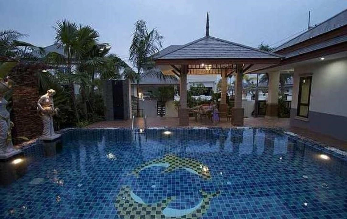 Comfortable villa 504 m2 in the resort area of Pattaya