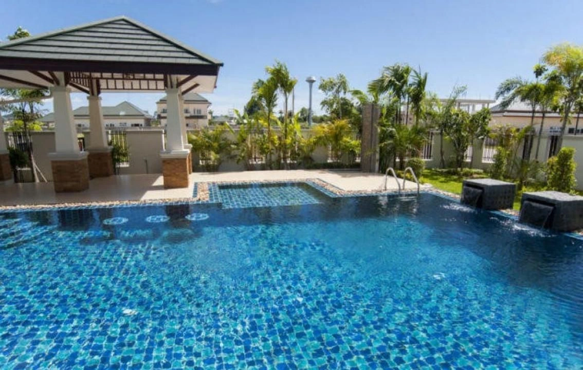 Comfortable 4+1 villa in the resort area of Pattaya