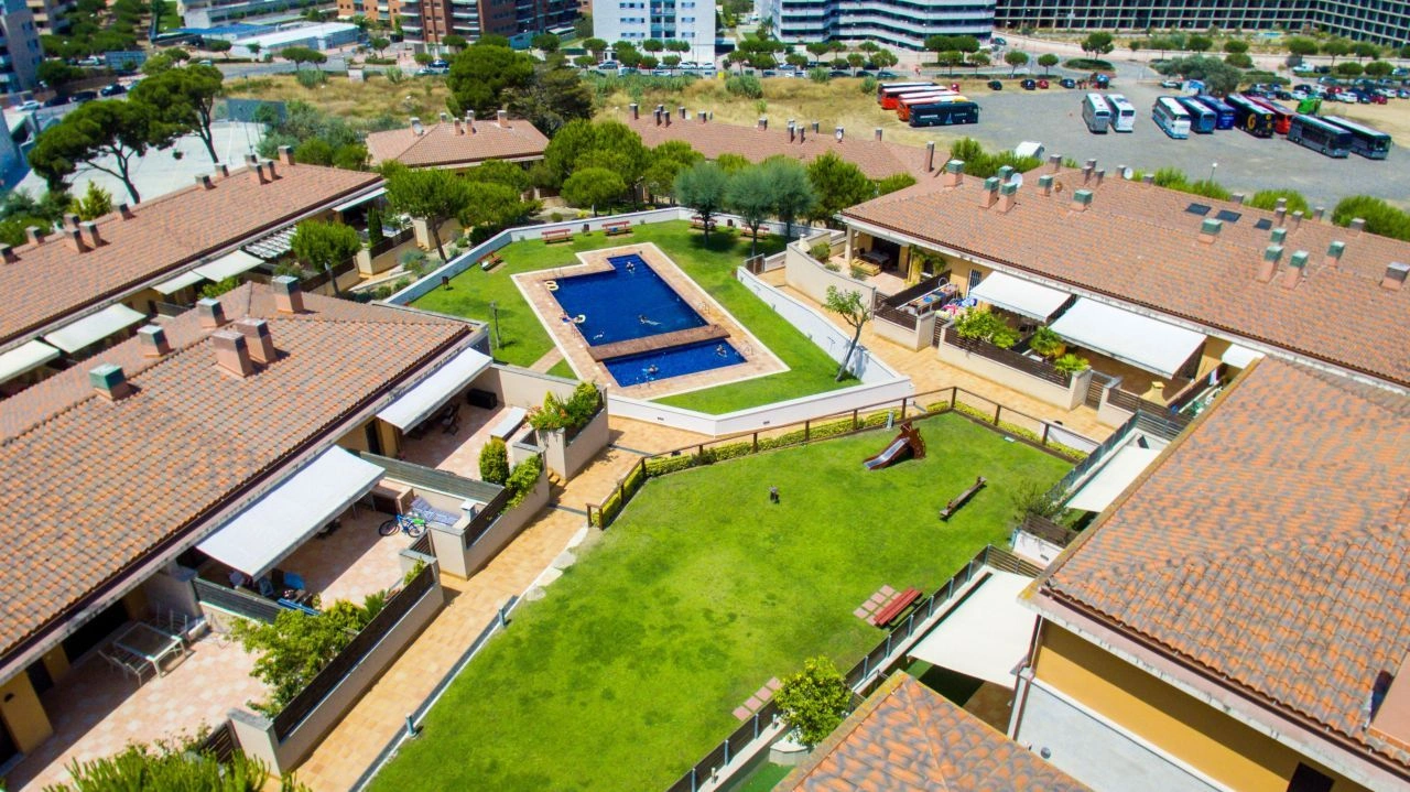 Townhouse 225 m2 100 m from the sea