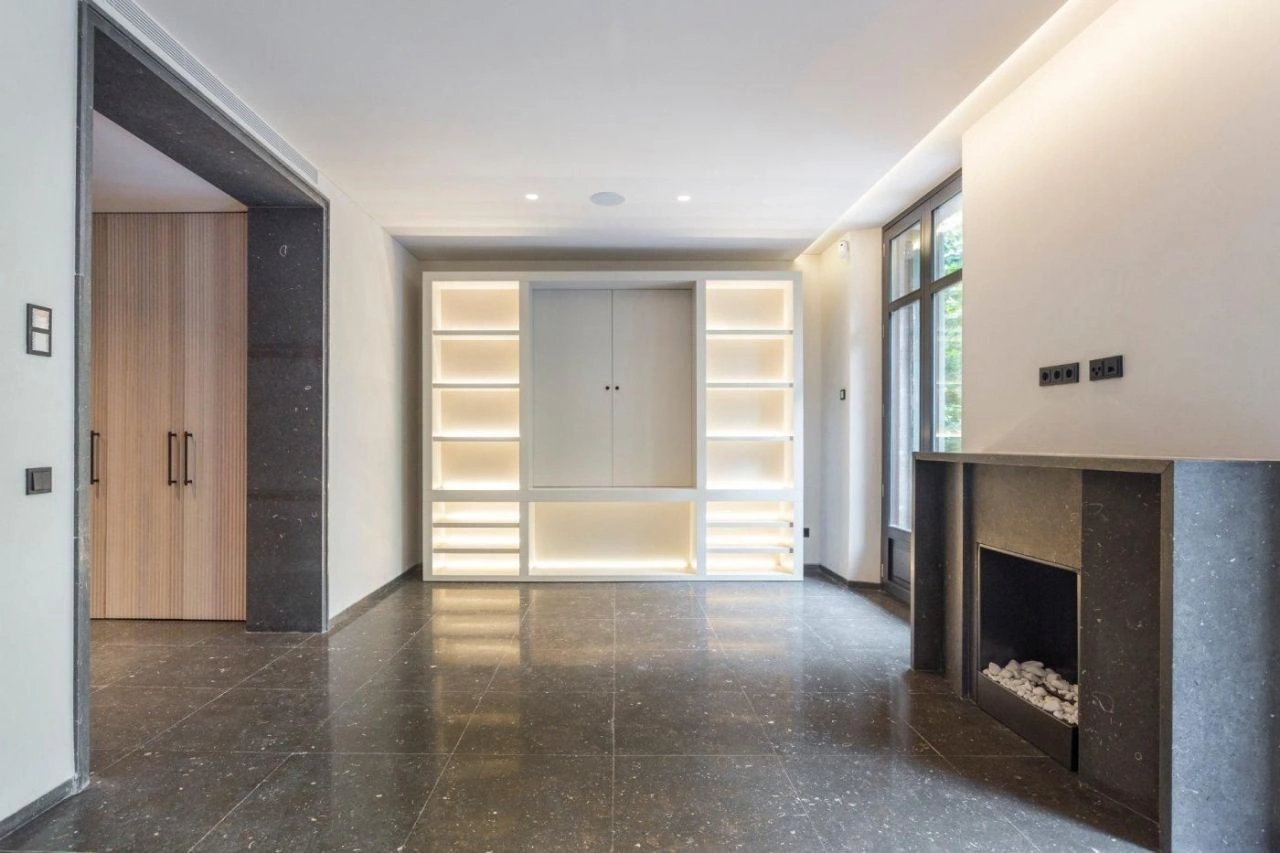 Amplio apartamento 2+1 con terraza en Barcelona