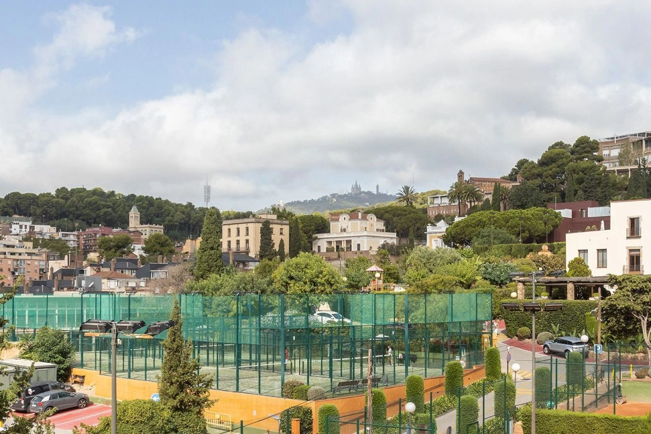 Prächtige 2+1 Wohnung im Stadtteil Gracia in Barcelona