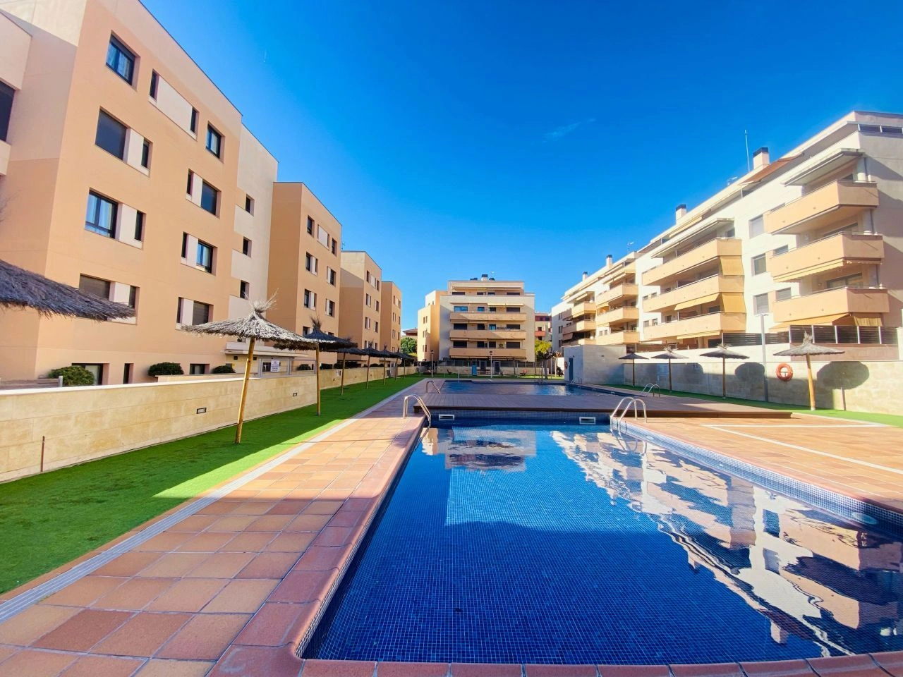 Apartment 97 m2 by the beach